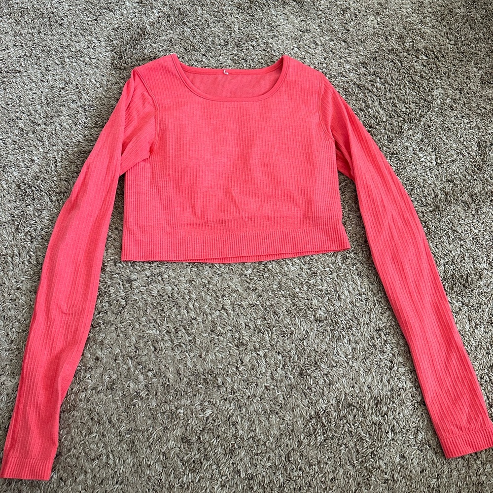 Lululemon long sleeve wokrout top